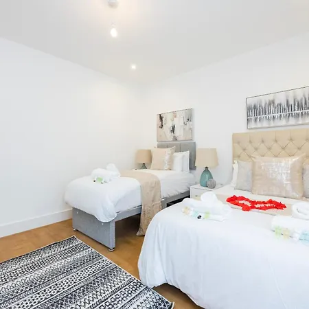 Block Of Apartments In Croydon ,Long Stays , Weekly & Monthly Offers , Contractors , Relocations , Leisure & Family Stays Esterno foto