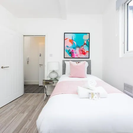 Block Of Apartments In Croydon ,Long Stays , Weekly & Monthly Offers , Contractors , Relocations , Leisure & Family Stays Esterno foto