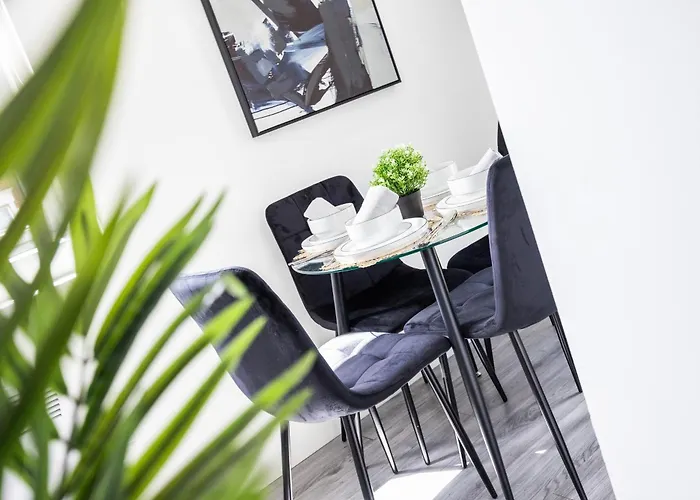 Block Of Apartments In Croydon ,Long Stays , Weekly & Monthly Offers , Contractors , Relocations , Leisure & Family Stays