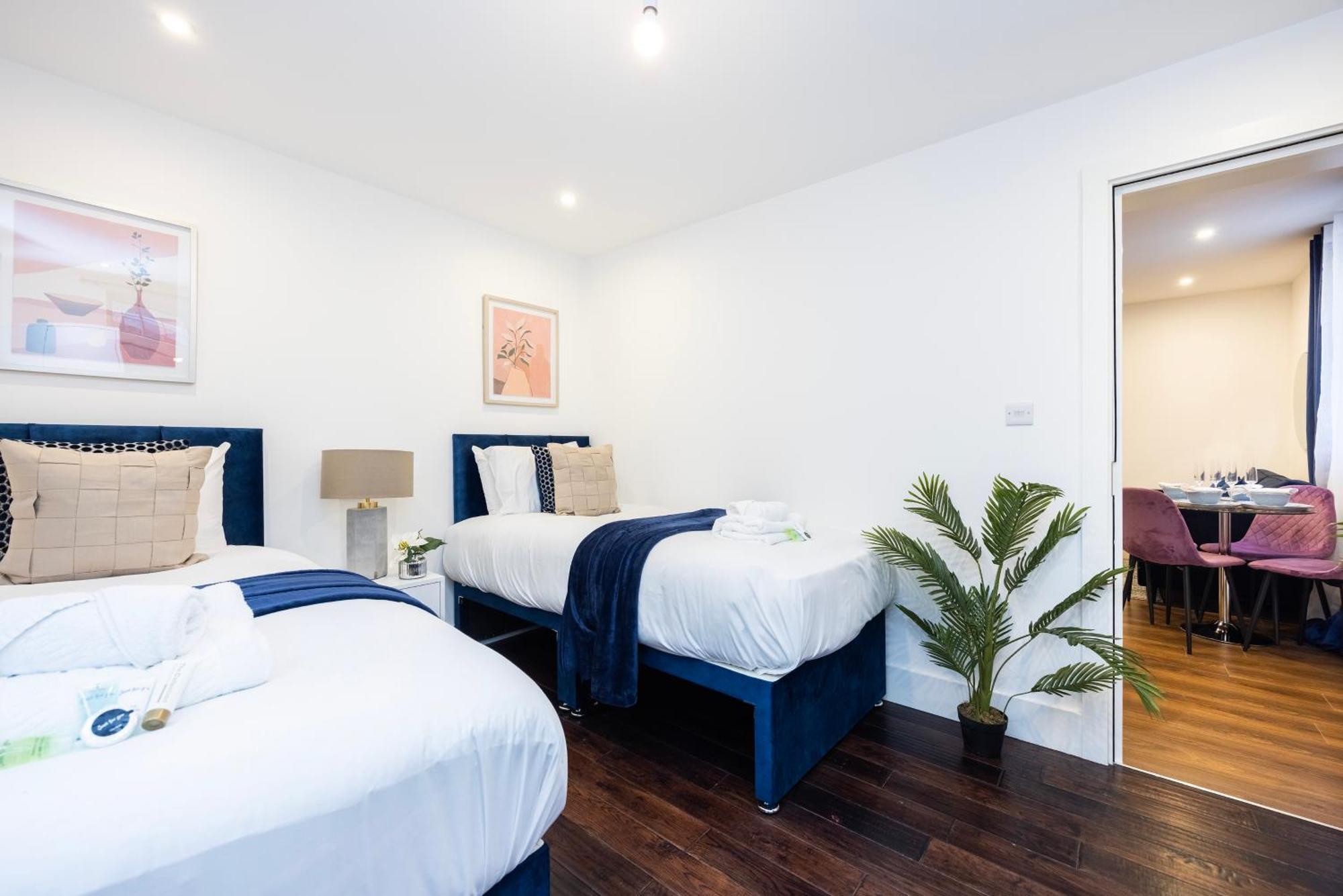 Block Of In ,long , Weekly & Monthly Offers , Contractors , Relocations , Leisure & Family Croydon