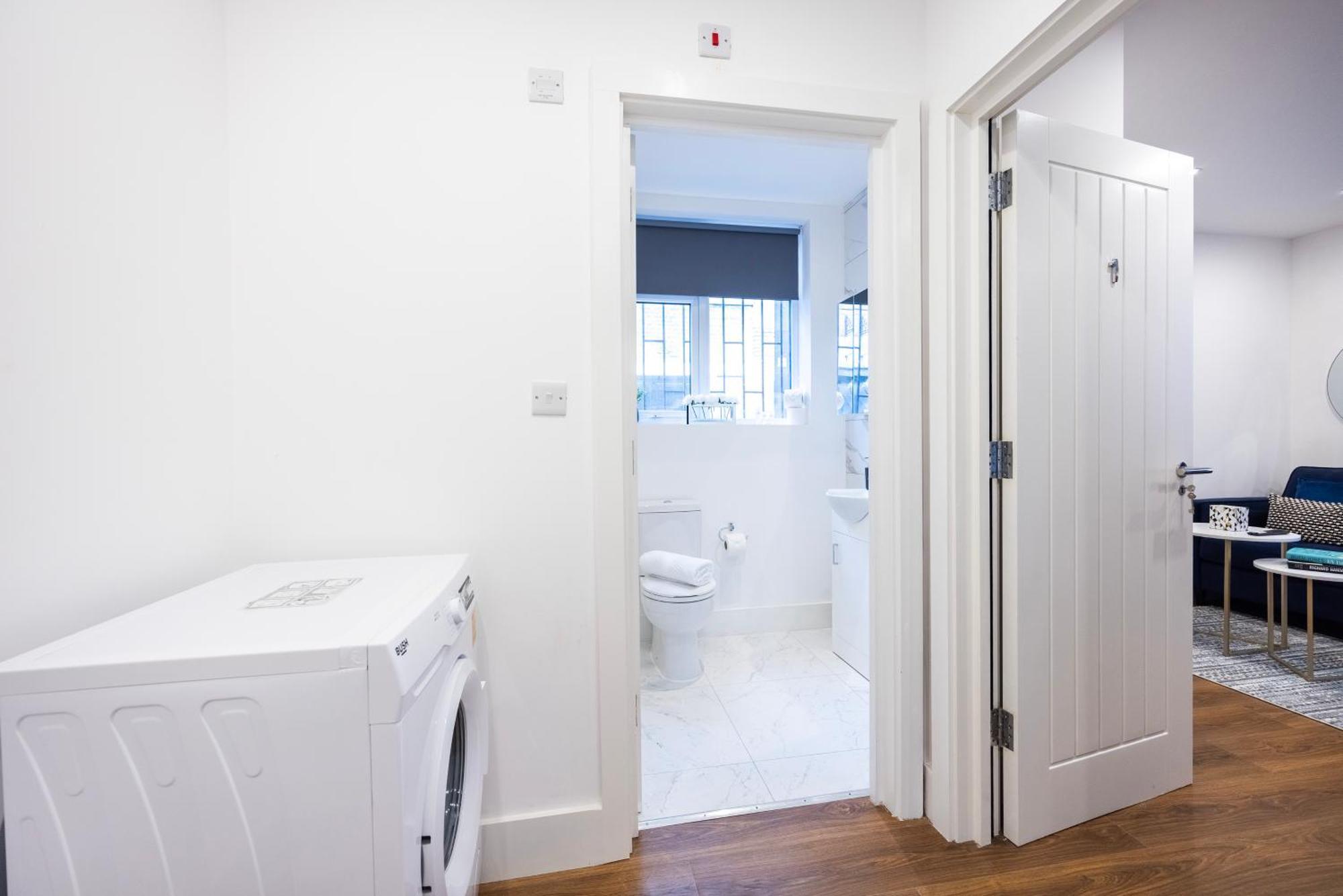 Appartamento Block Of In ,long , Weekly & Monthly Offers , Contractors , Relocations , Leisure & Family *