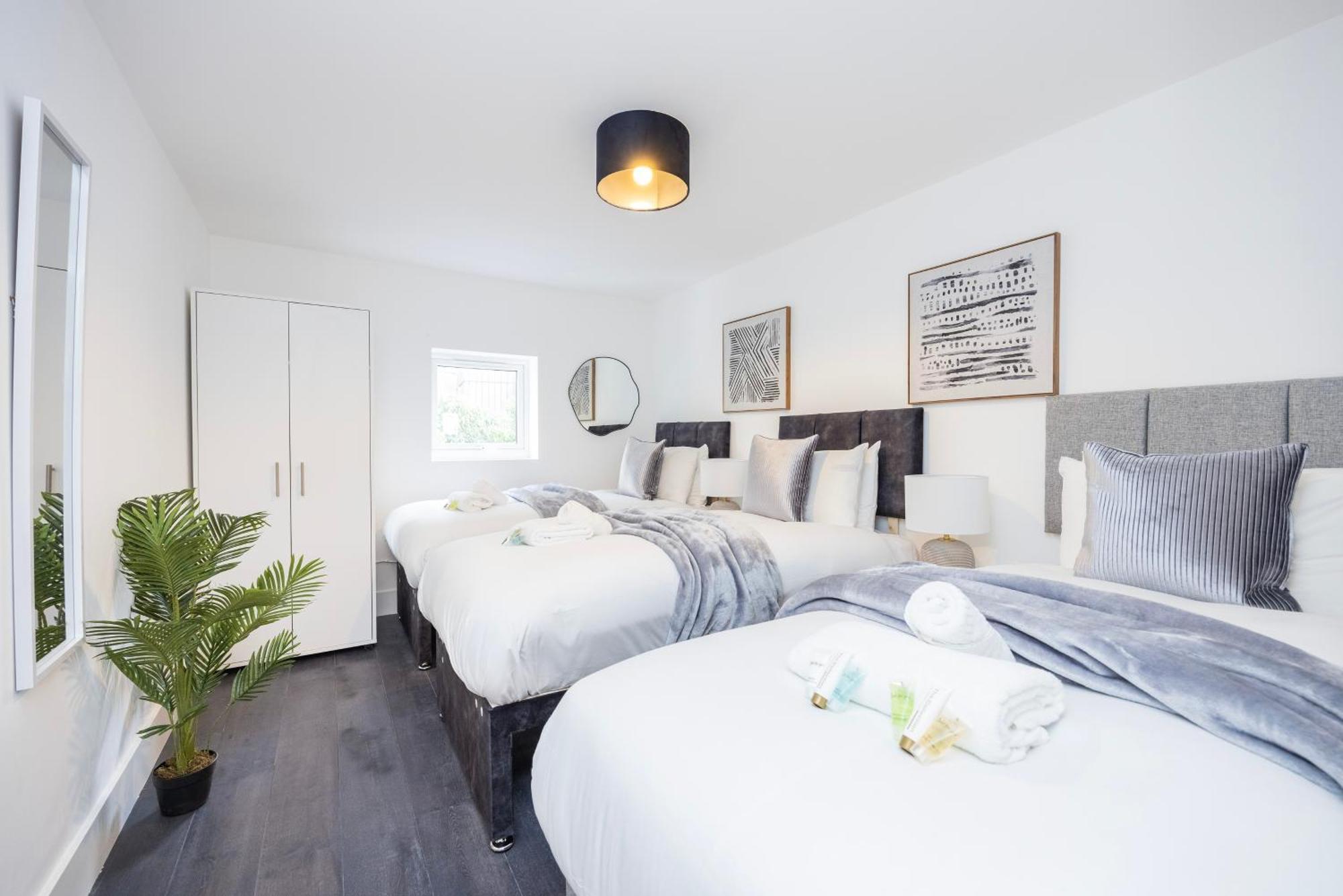 Appartamento Block Of In ,long , Weekly & Monthly Offers , Contractors , Relocations , Leisure & Family *