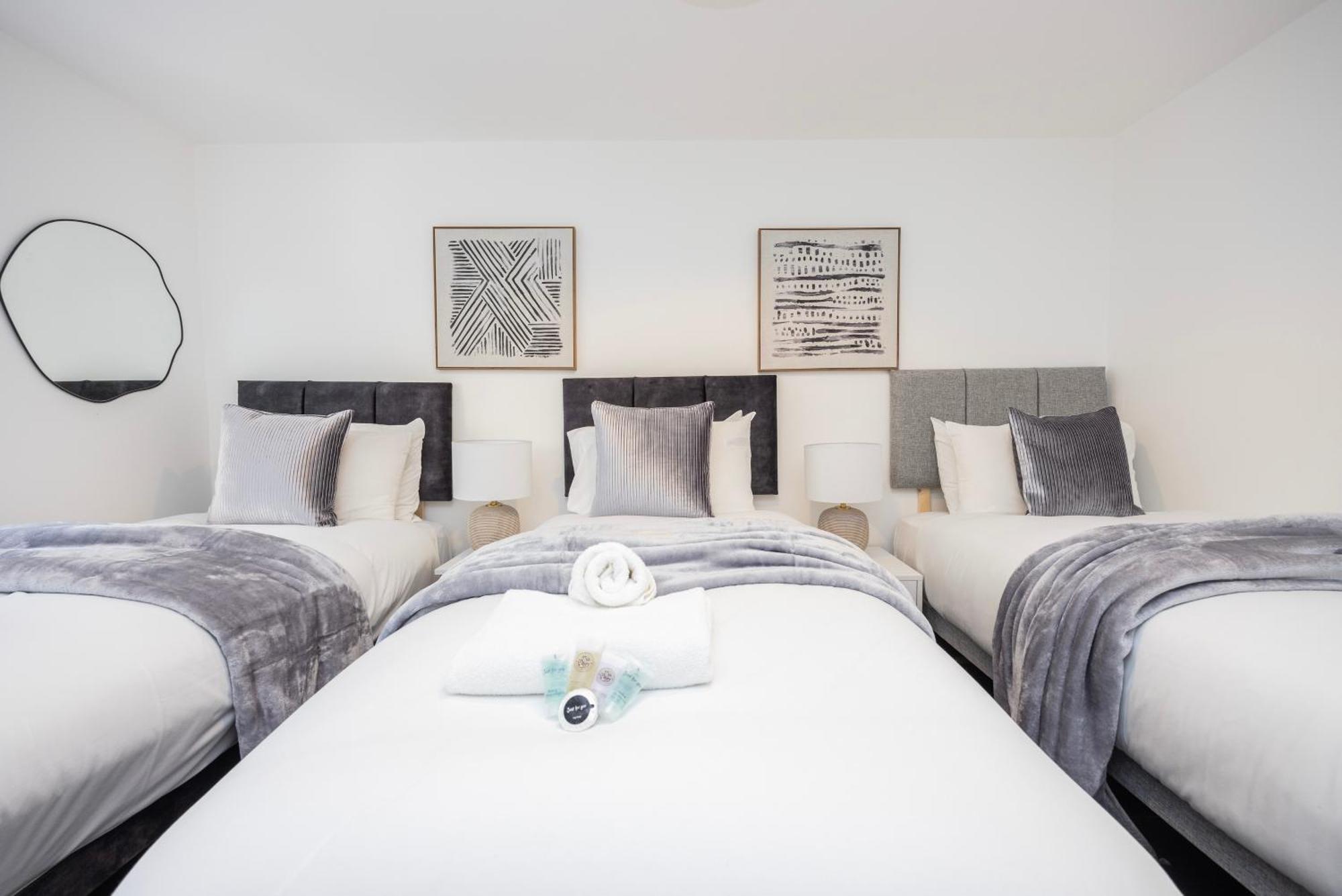 Block Of In ,long , Weekly & Monthly Offers , Contractors , Relocations , Leisure & Family *