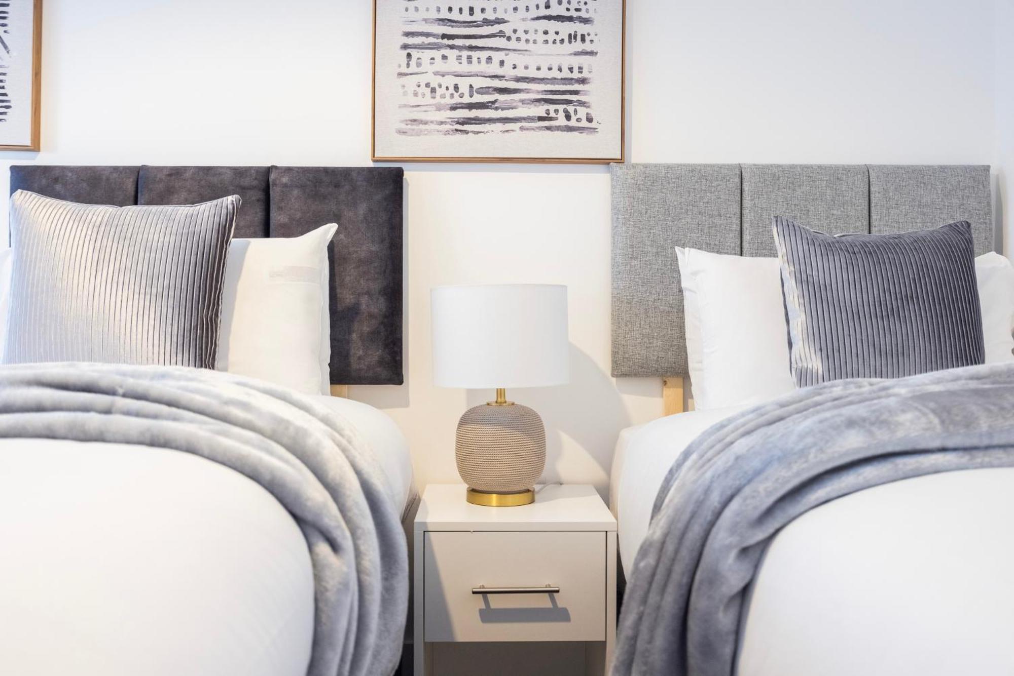Block Of In ,long , Weekly & Monthly Offers , Contractors , Relocations , Leisure & Family Croydon