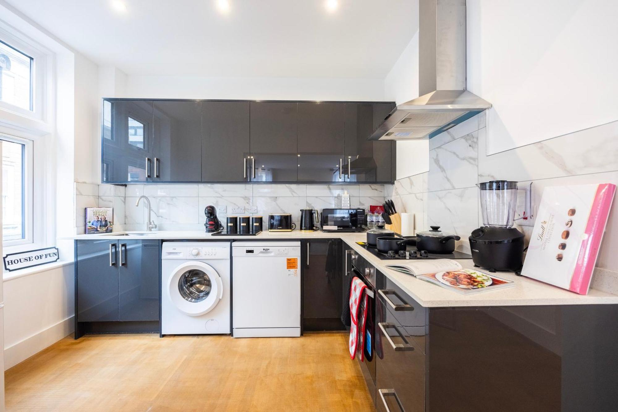 Block Of In ,long , Weekly & Monthly Offers , Contractors , Relocations , Leisure & Family *