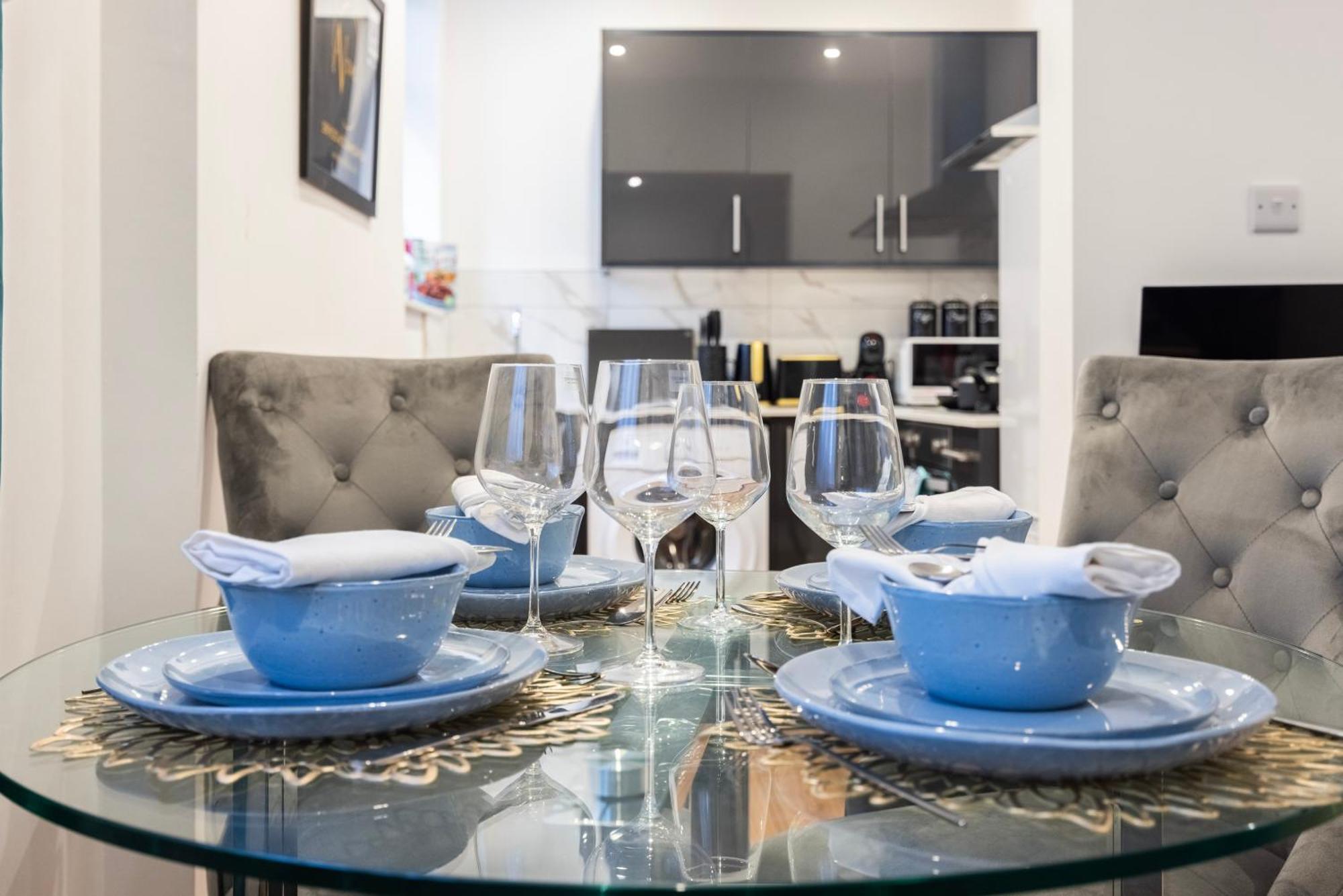 Block Of In ,long , Weekly & Monthly Offers , Contractors , Relocations , Leisure & Family Apartment *