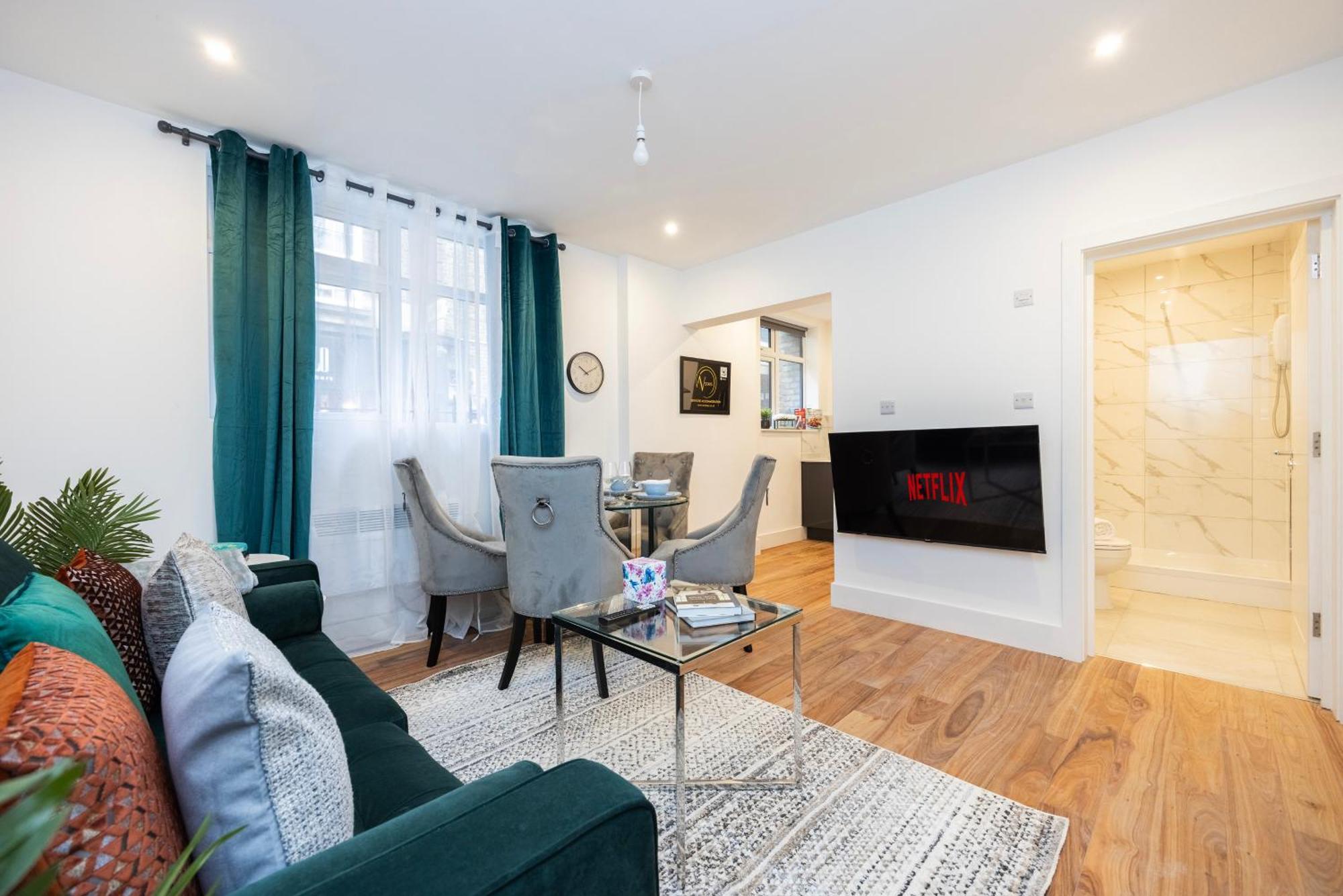 Block Of In ,long , Weekly & Monthly Offers , Contractors , Relocations , Leisure & Family *