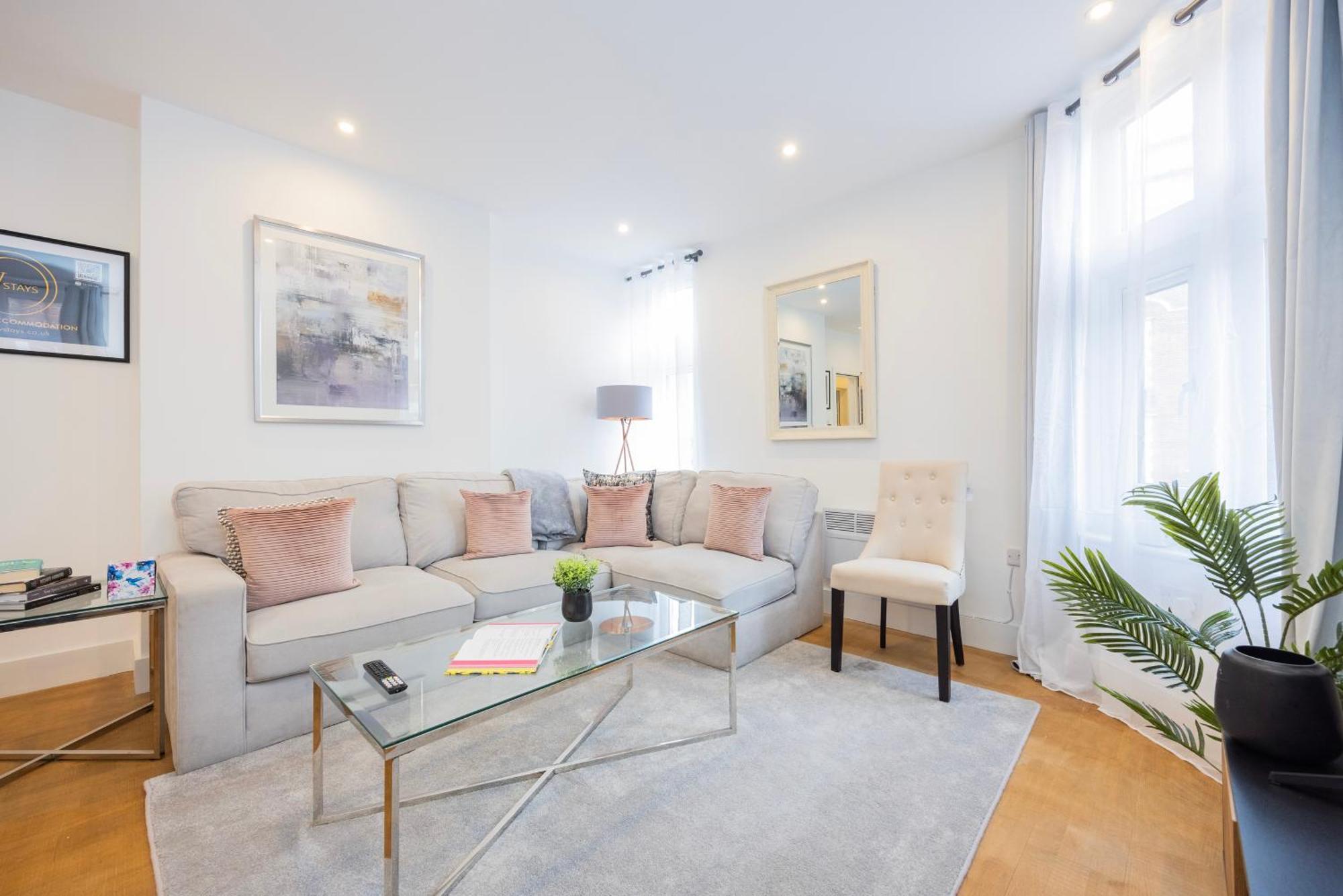 Block Of In ,long , Weekly & Monthly Offers , Contractors , Relocations , Leisure & Family *
