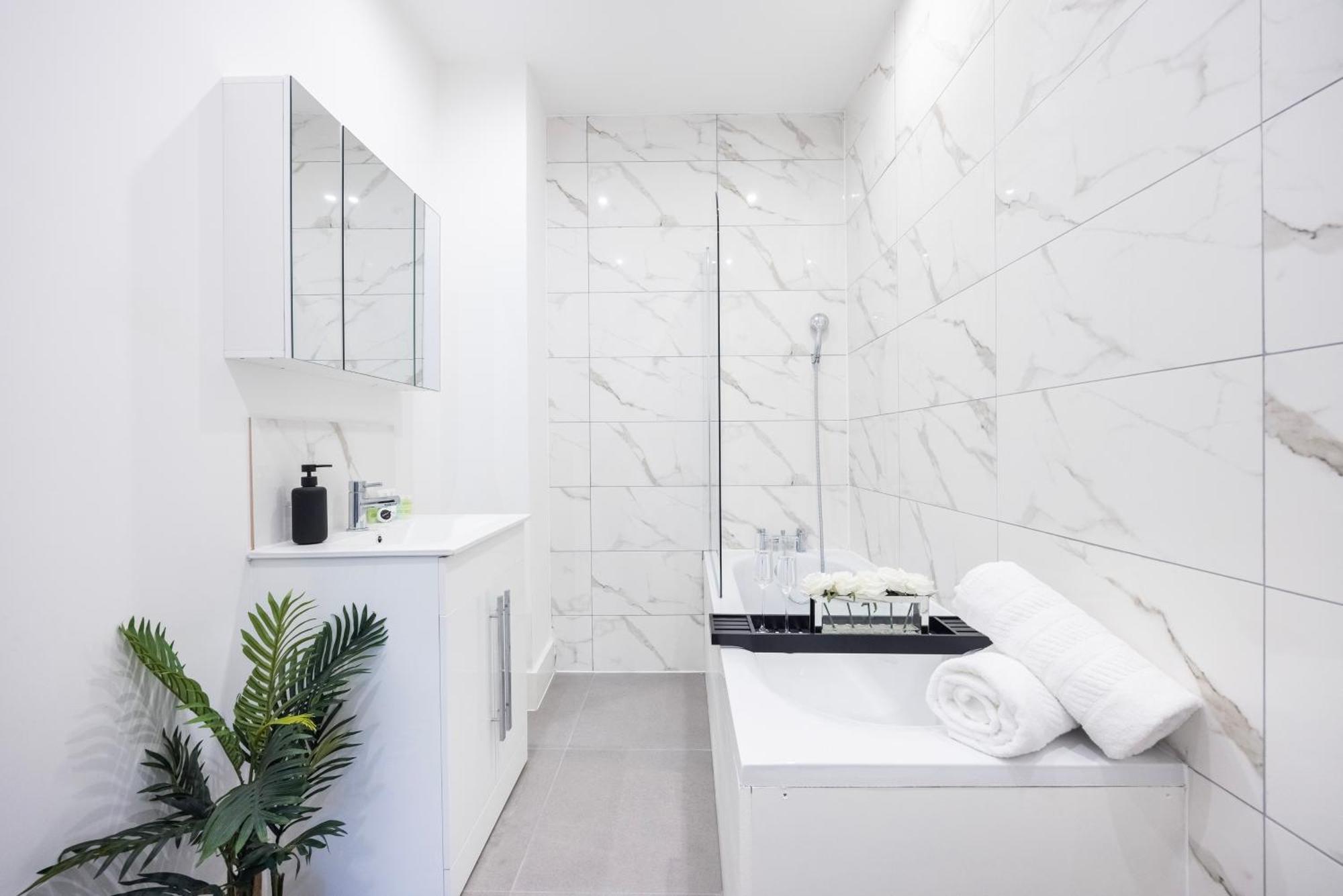 Appartamento Block Of In ,long , Weekly & Monthly Offers , Contractors , Relocations , Leisure & Family