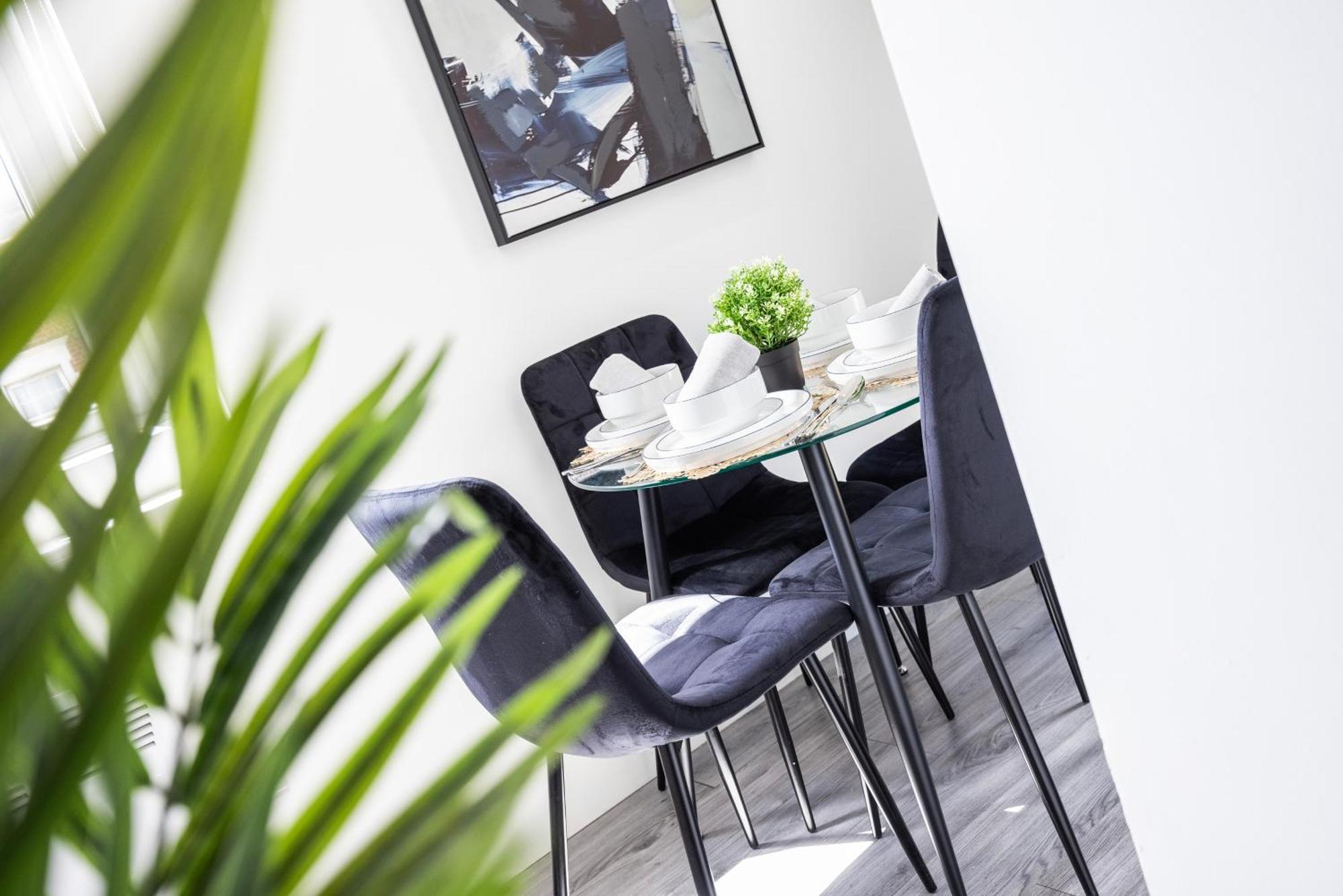 Appartamento Block Of In ,long , Weekly & Monthly Offers , Contractors , Relocations , Leisure & Family