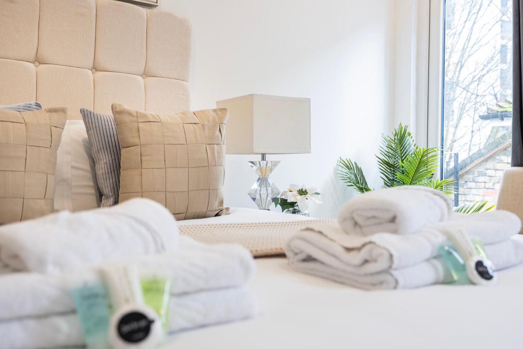 Block Of In ,long , Weekly & Monthly Offers , Contractors , Relocations , Leisure & Family Appartamento Croydon
