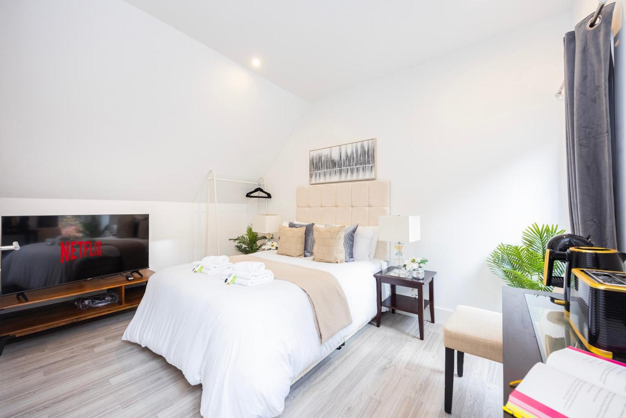 Block Of In ,long , Weekly & Monthly Offers , Contractors , Relocations , Leisure & Family Croydon