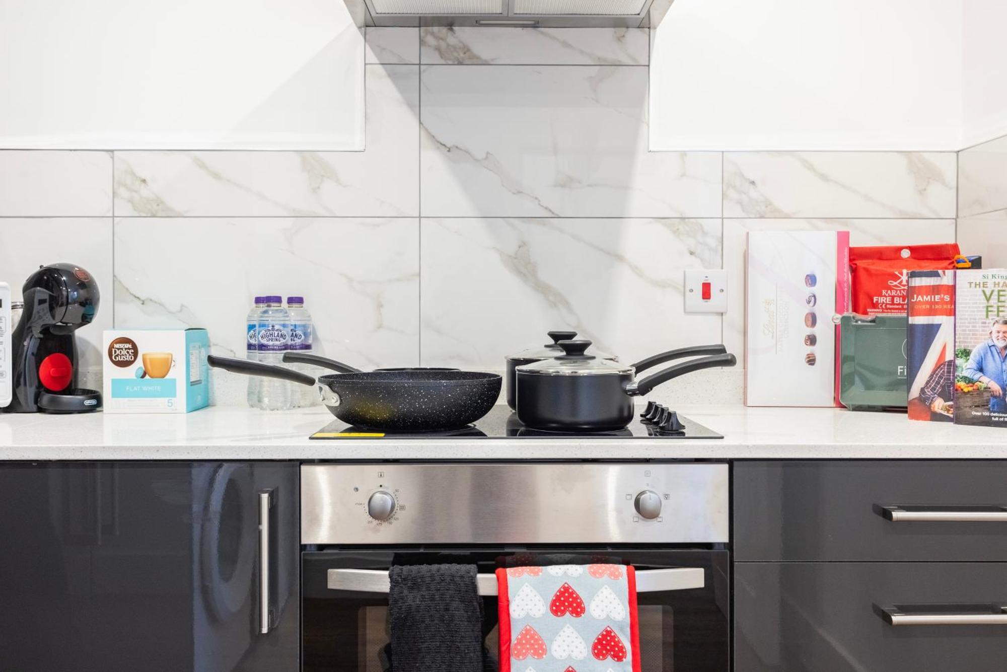 Block Of In ,long , Weekly & Monthly Offers , Contractors , Relocations , Leisure & Family Apartment