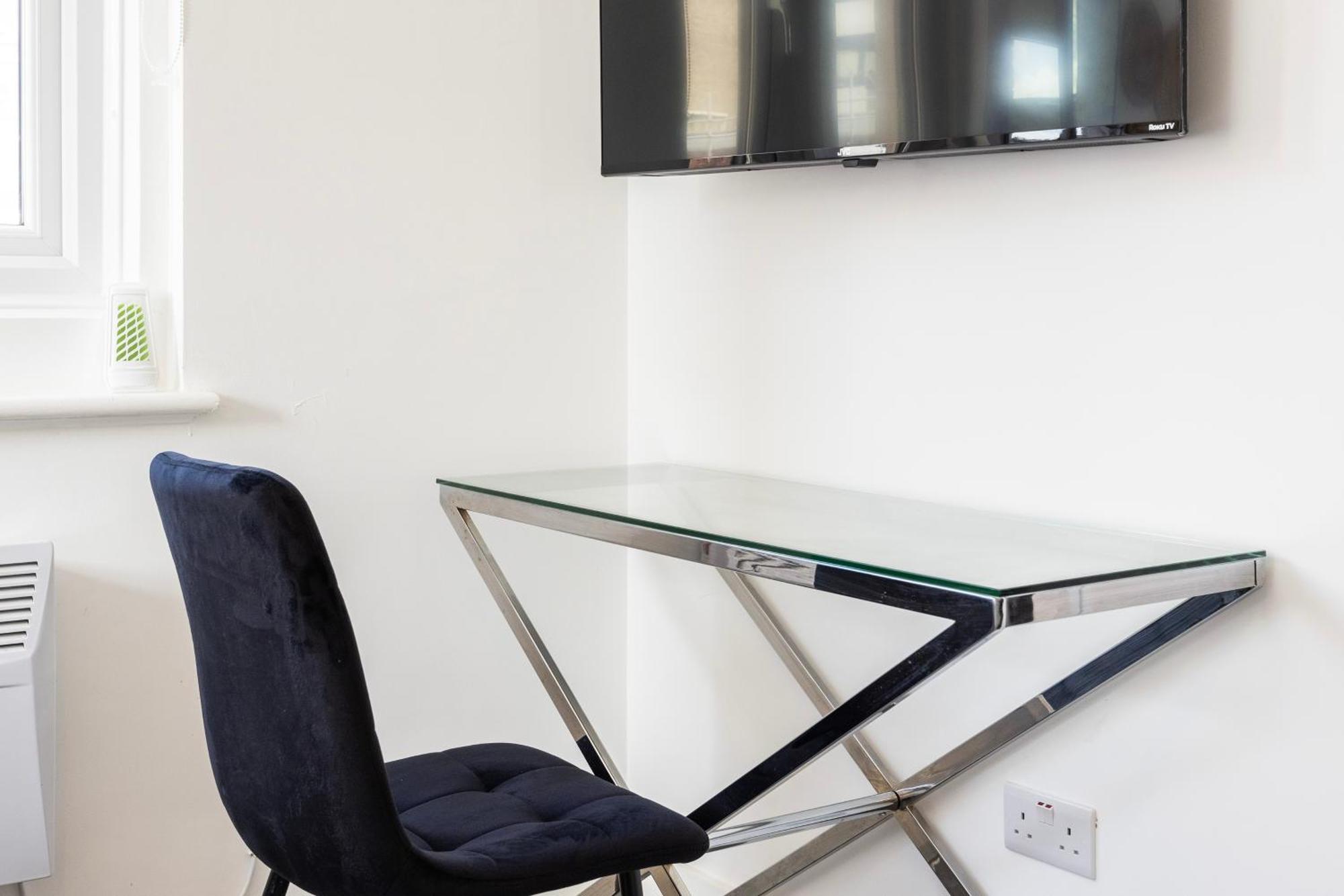 Apartment Block Of In ,long , Weekly & Monthly Offers , Contractors , Relocations , Leisure & Family Croydon